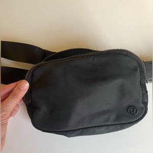 Lululemon Everywhere Belt Bag Black